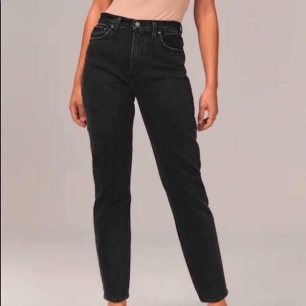Abercrombie & Fitch Curve Love The Mom High Rise Jeans